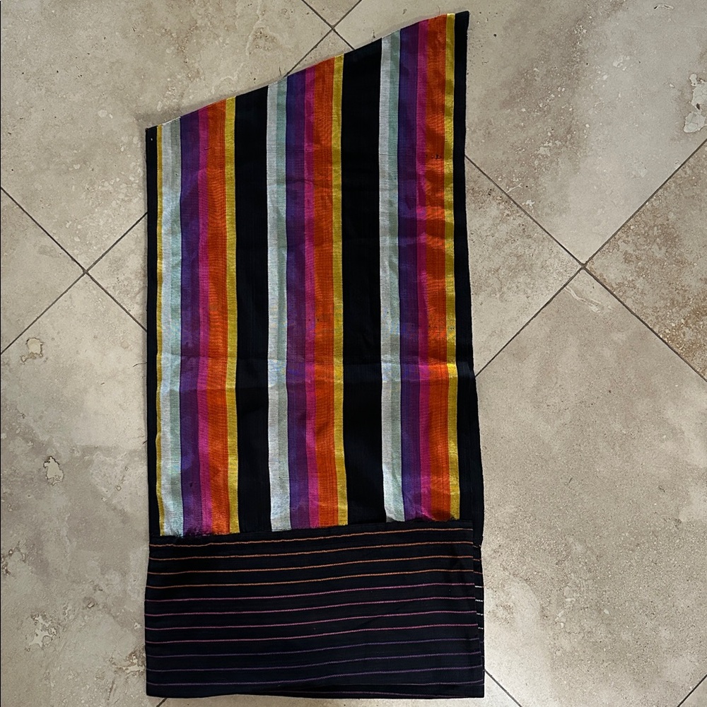 Vintage Scarf / Shawl • Rainbow • Like New - Picture 5 of 5